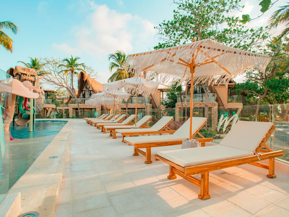 tubonas piscina marbelha beach safari